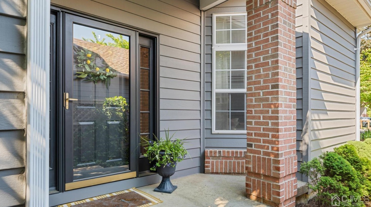 16 Inverness Ct, Monroe Twp, NJ 08831-2700