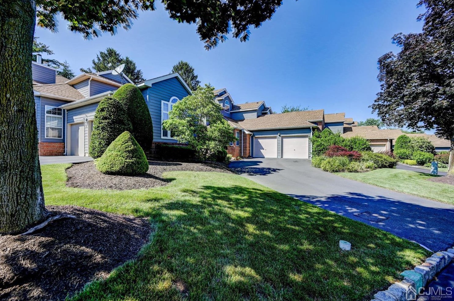 31 Inverness Ct, Monroe Twp, NJ 08831-2700