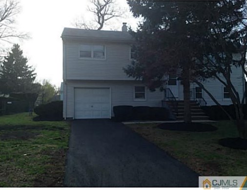 16 Montgomery St, Piscataway, NJ 08854