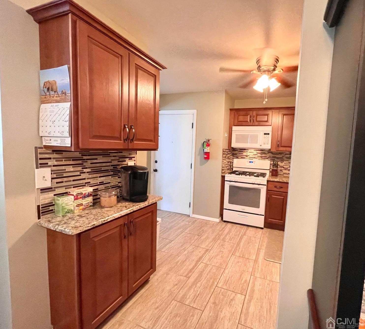 502 Cricket Ln, Woodbridge, NJ 07095-1532