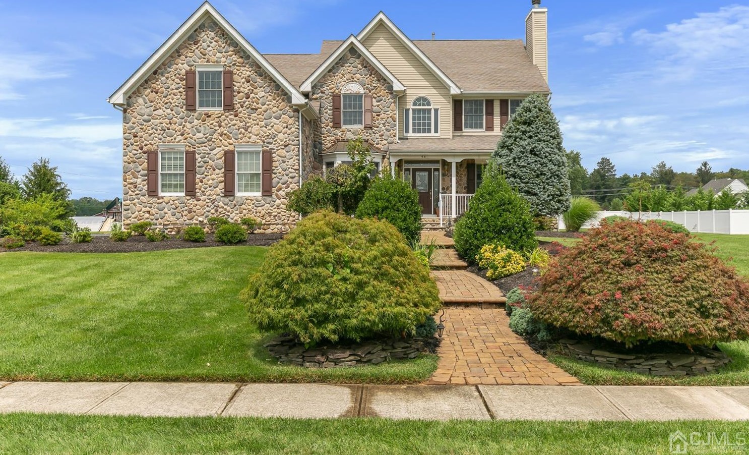 54 Linwood Dr, Monroe Twp, NJ 08831-3790