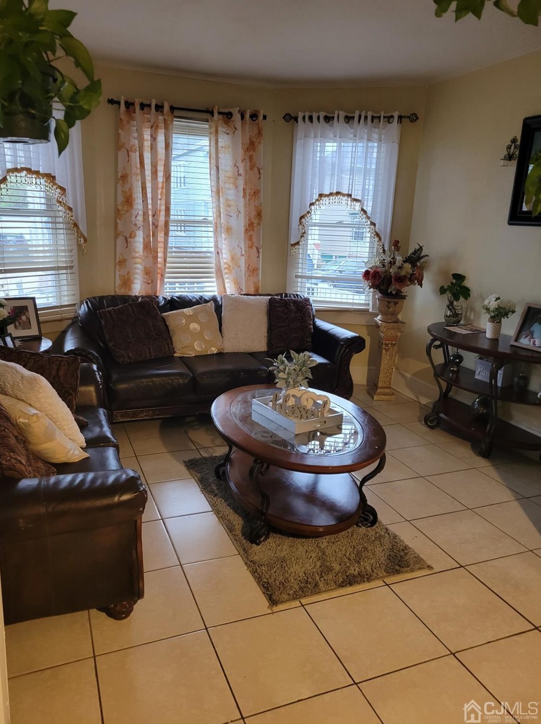 438 Lawrie St, Perth Amboy, NJ 08861