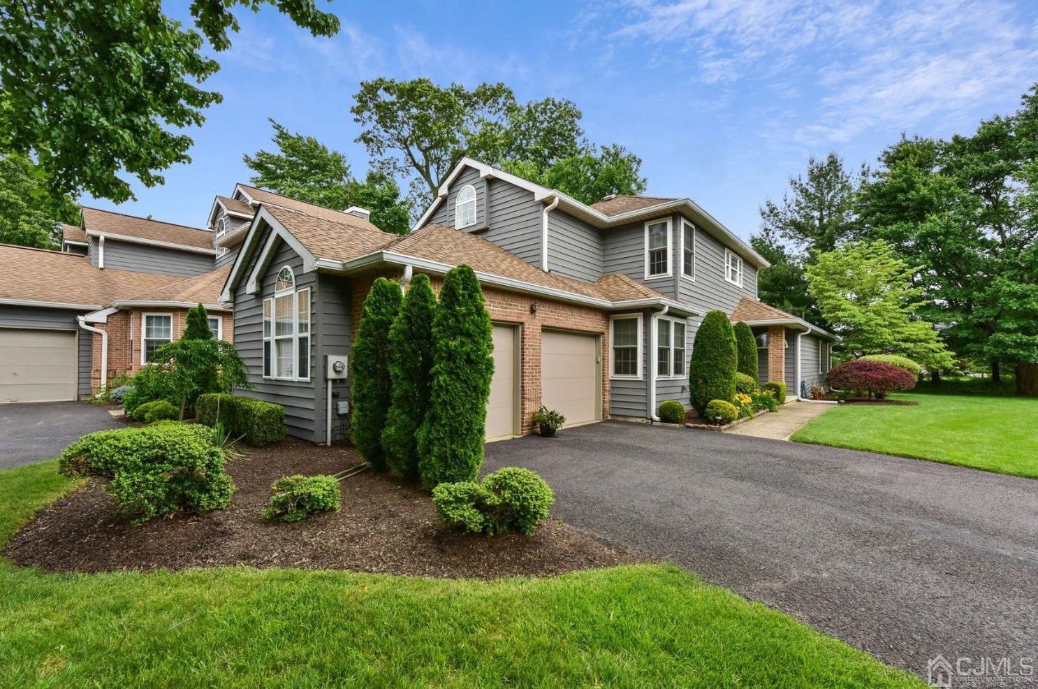 17 Shinnecock Ct, Monroe Twp, NJ 08831-2714