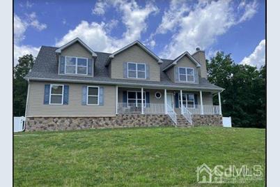 8 Maxim Court, Jackson, NJ 08527 - Photo 1