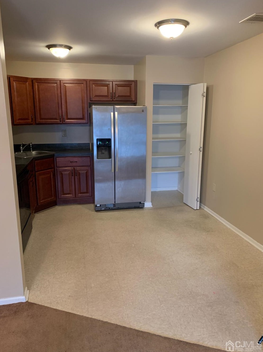 276 Hampshire Ct, Piscataway, NJ 08854