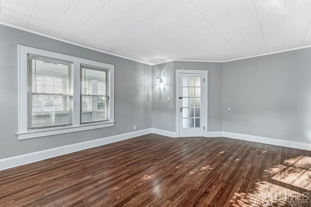 158 Stout Ave, Middlesex, NJ 08846-1158