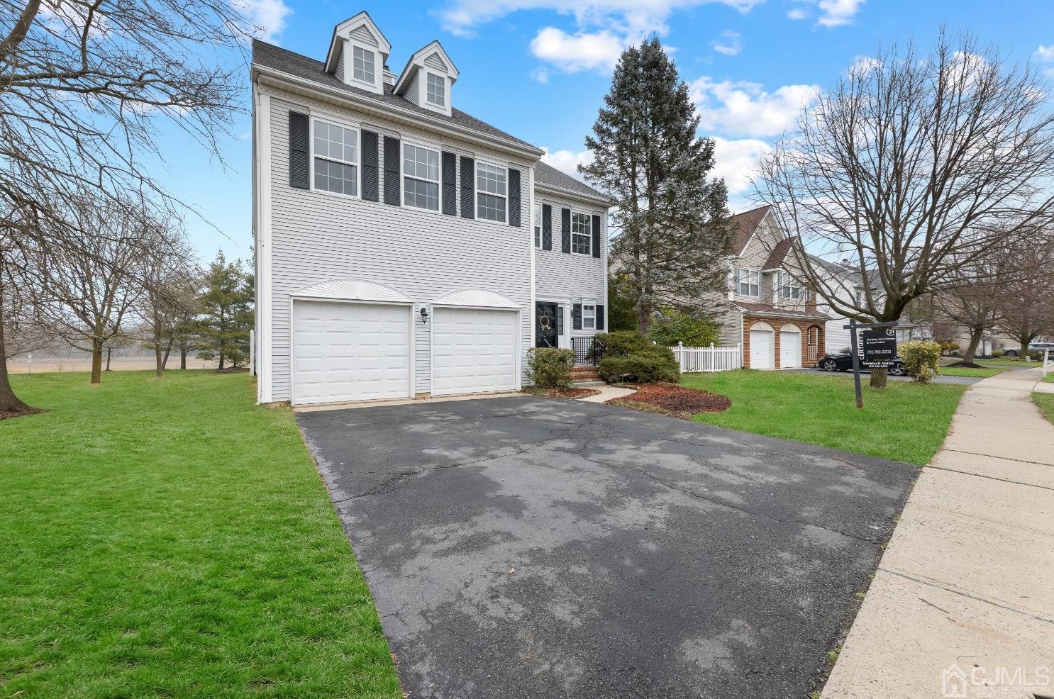 1 Holohan Dr, Plainsboro, NJ 08536-2014