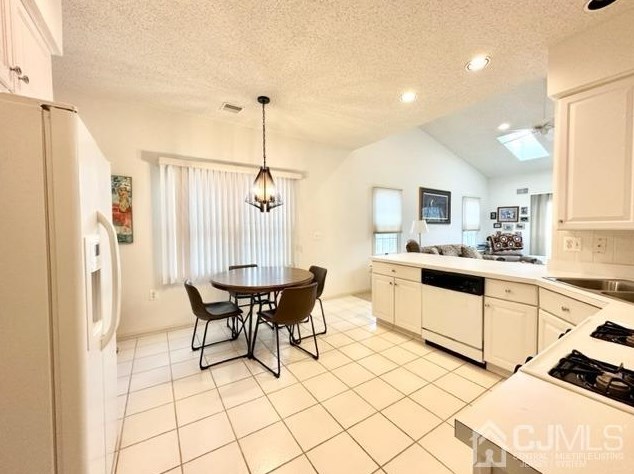 31 Ardsleigh Pl, Monroe Twp, NJ 08831-2675