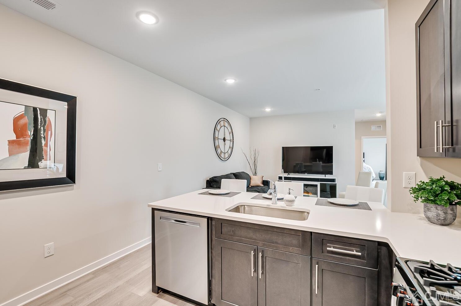 292 Central Ave, Edison, NJ 08817