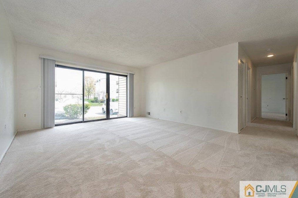 250 Hampshire Ct, Piscataway, NJ 08854