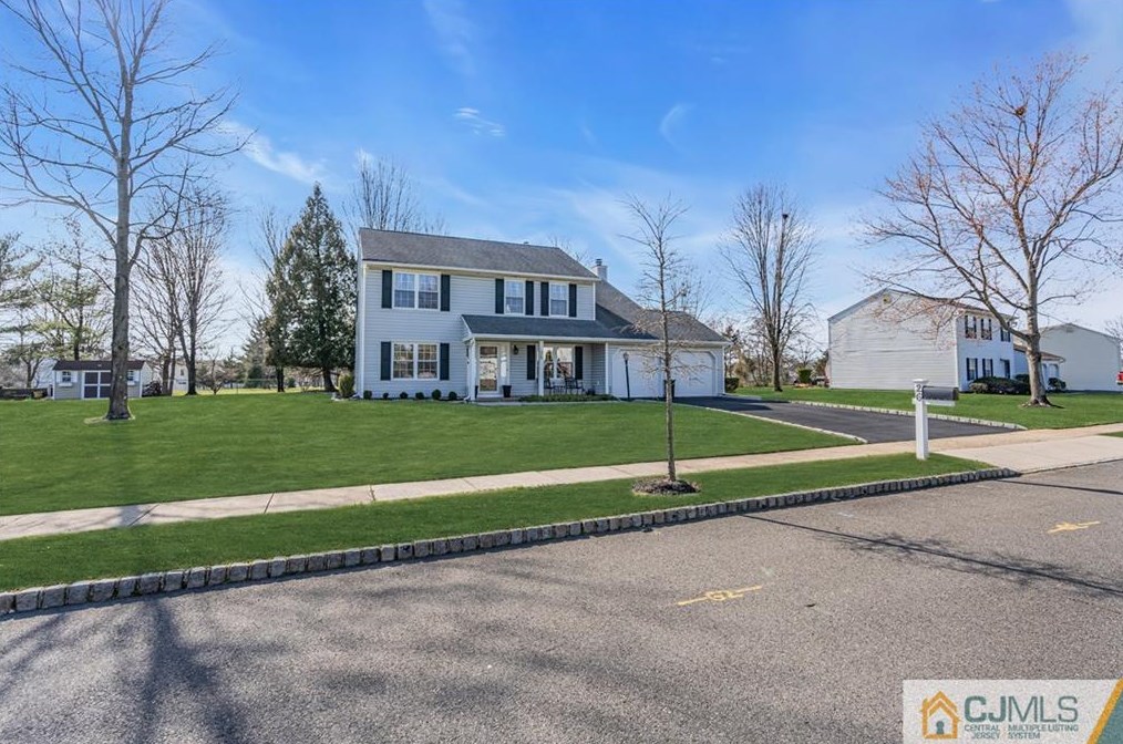 26 Karnell Dr, Piscataway, NJ 08854