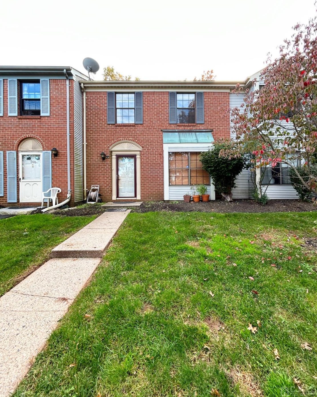 325 Hampshire Ct, Piscataway, NJ 08854