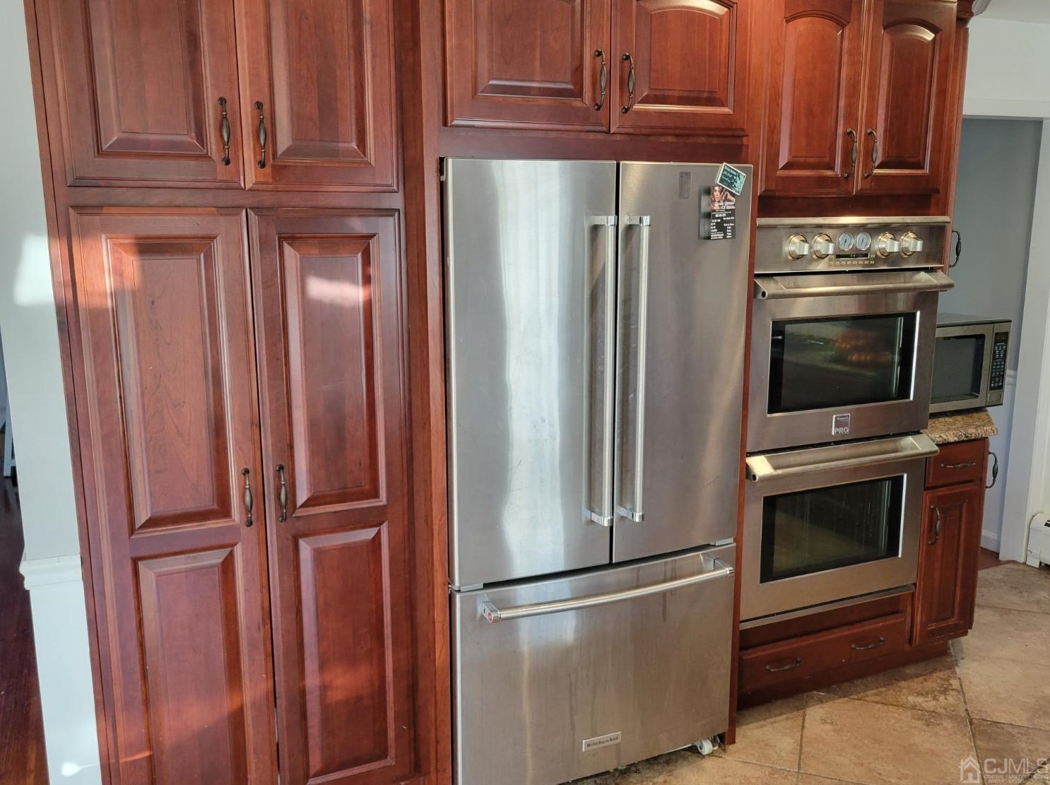 2 Groendyke Cir, Millstone Township NJ  08535-3812 exterior