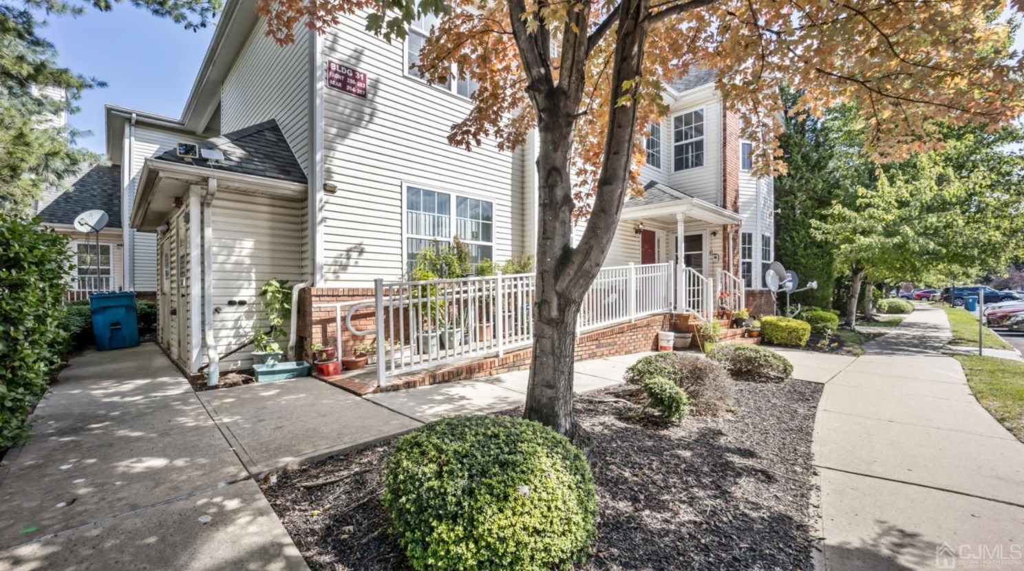 263 Pinelli Dr, Piscataway, NJ 08854