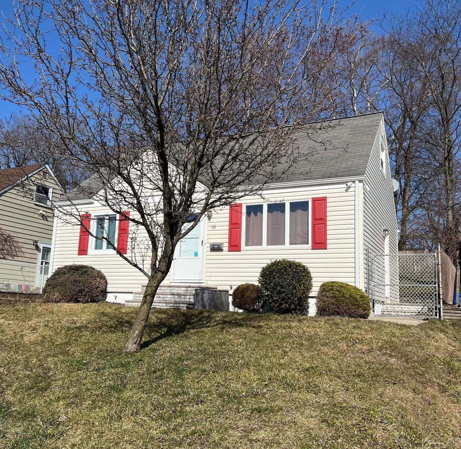 88 Wilson Ave, Parlin, NJ 08859