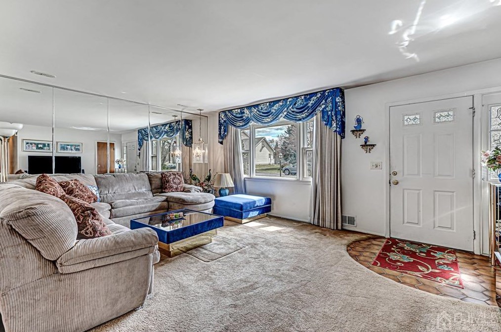 429 Jarrard St, Piscataway, NJ 08854