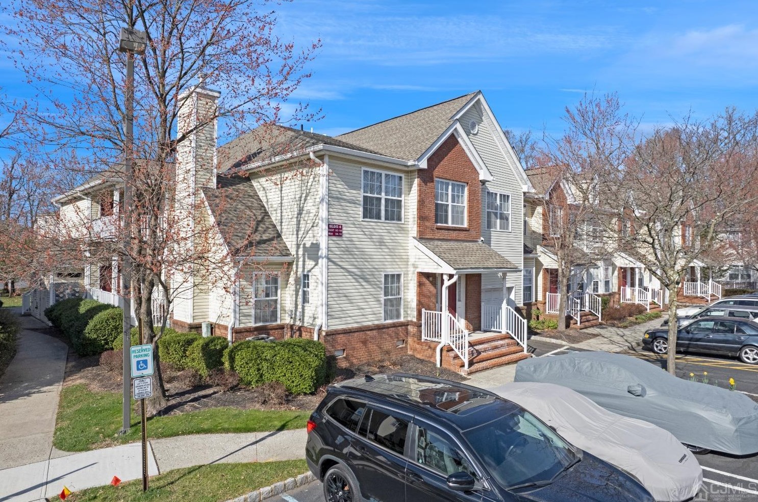 145 Forest Dr, Piscataway, NJ 08854