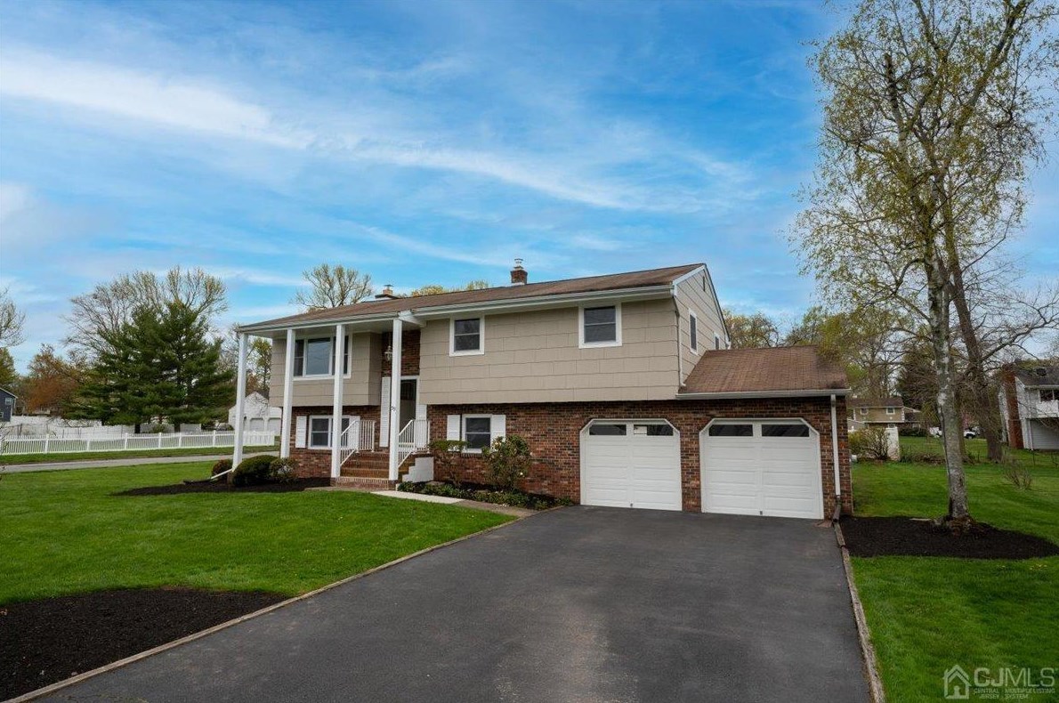 99 Anita Dr, Piscataway, NJ 08854