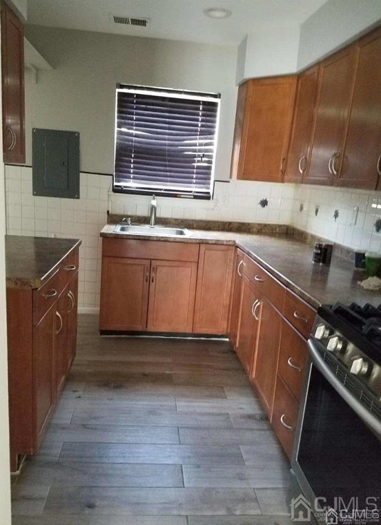69 Redbud Rd, Piscataway, NJ 08854-5926