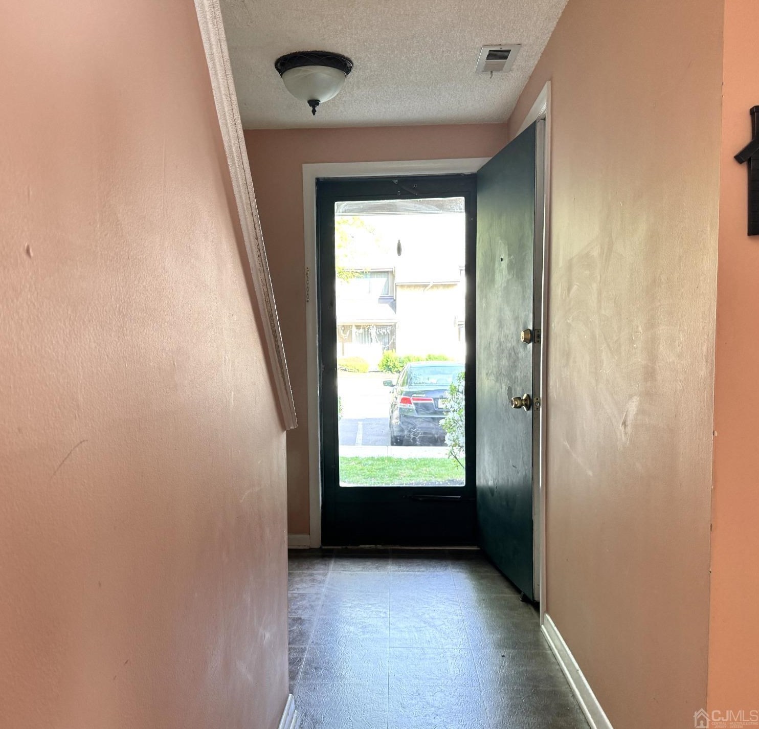297 Hampshire Dr, Plainsboro, NJ 08536