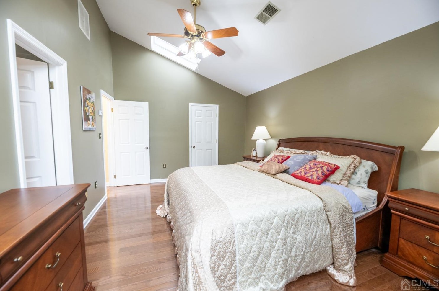 11 Sussex Ct, Edison NJ 08820-1756 exterior