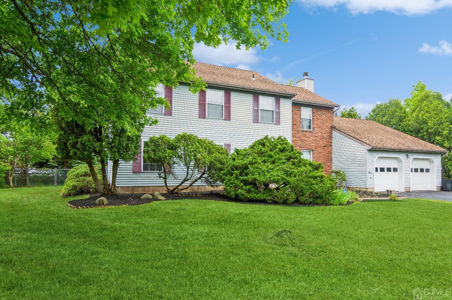 72 Sturbridge Dr, Piscataway, NJ 08854-5137