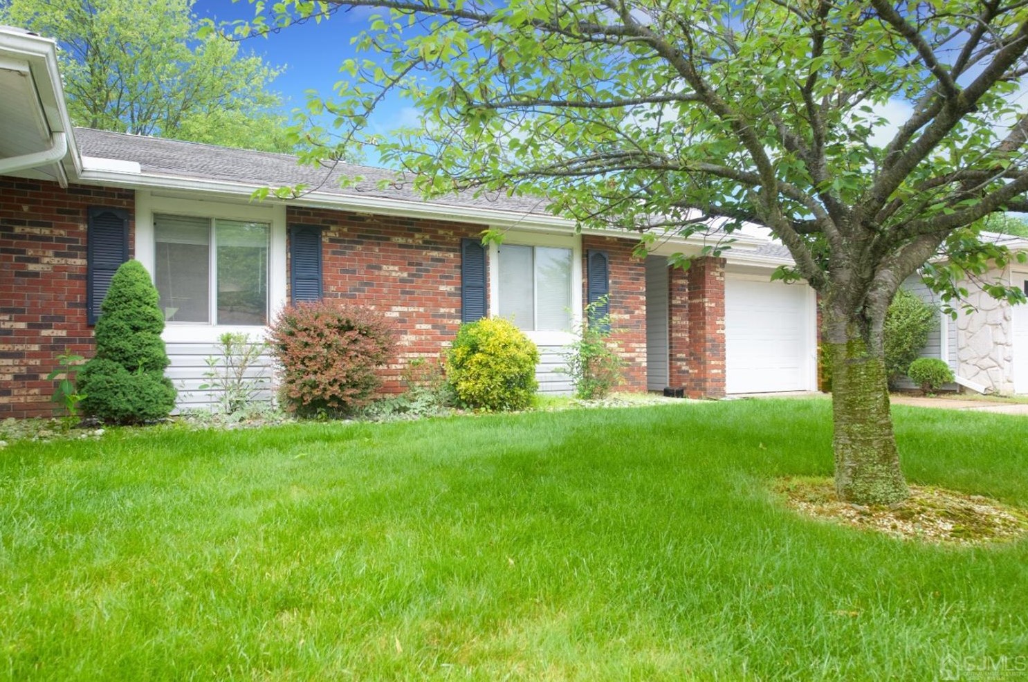 184 Newport Rd, Monroe Twp, NJ 08831-5851