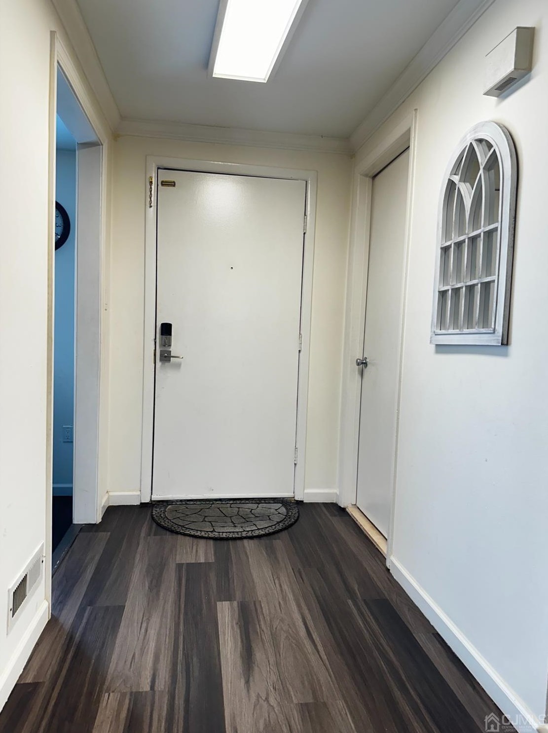 107 Thoreau Dr, Plainsboro, NJ 08536