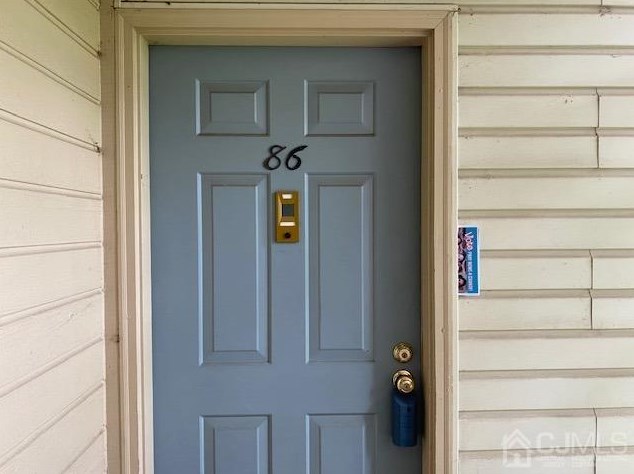 86 Canterbury Ct, Piscataway, NJ 08854-6211