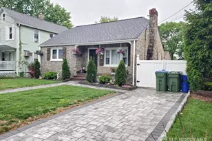 22 Trenton Ave, Edison, NJ 08817 - Photo 2