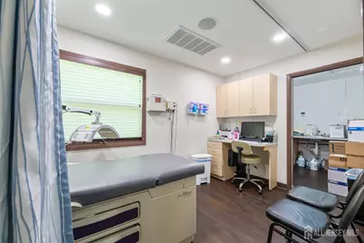 385 State Route 18 Highway, East Brunswick Township, NJ 08816 - Photo 20