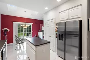 22 Chandler Ct, Monroe Township, NJ 08831 - Photo 12