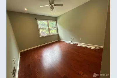 219 Sierra Court, Woodbridge Township, NJ 07095 - Photo 4