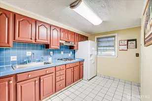 115 W Woodbridge Ave W, Iselin, NJ 08830 - Photo 8