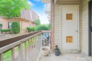 402 Hidden Village Dr, Perth Amboy, NJ 08862 - Photo 14