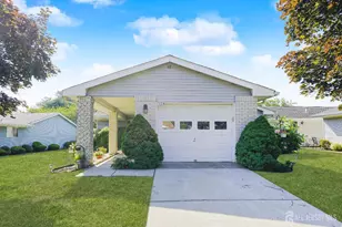 732 Ralston Plaza, Monroe Township, NJ 08831 - Photo 2