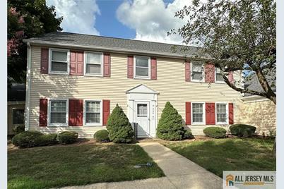 236 Marblehead Lane #B, Jamesburg, NJ 08831 - Photo 1