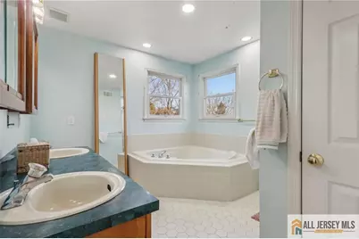 321 Snowgoose Lane, Harrison, NJ 08062 - Photo 16
