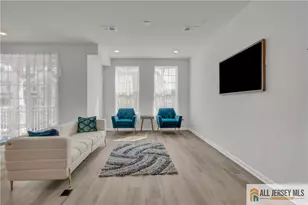 204 Honeysuckle Ln, Warren Township, NJ 07059 - Photo 4