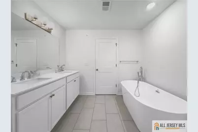 204 Honeysuckle Lane, Warren Township, NJ 07059 - Photo 10