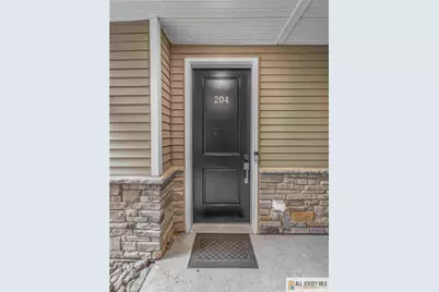 204 Honeysuckle Lane, Warren Township, NJ 07059 - Photo 2