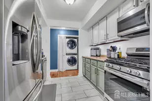 193 Sierra Ct, Woodbridge Township, NJ 07095 - Photo 10