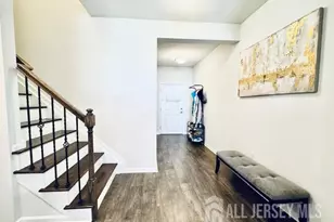 803 Greenland Square, Highland Park, NJ 08904 - Photo 2