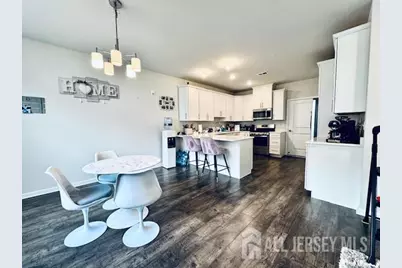 803 Greenland Square, Highland Park, NJ 08904 - Photo 6