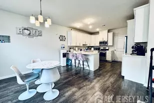 803 Greenland Square, Highland Park, NJ 08904 - Photo 6