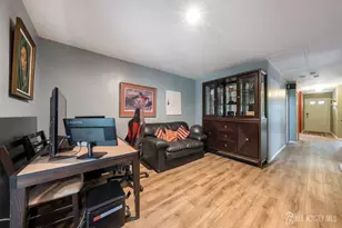 276 Constitution Cir, New Brunswick, NJ 08902 - Photo 14