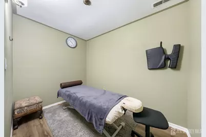 276 Constitution Circle, New Brunswick, NJ 08902 - Photo 12