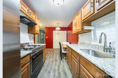 276 Constitution Circle, New Brunswick, NJ 08902 - Photo 2
