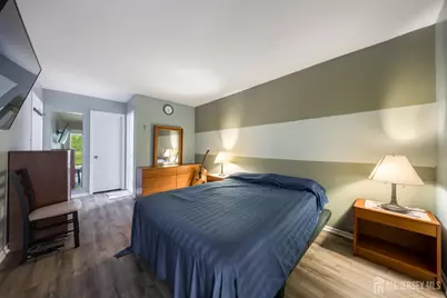 276 Constitution Circle, New Brunswick, NJ 08902 - Photo 16