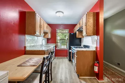 276 Constitution Circle, New Brunswick, NJ 08902 - Photo 6